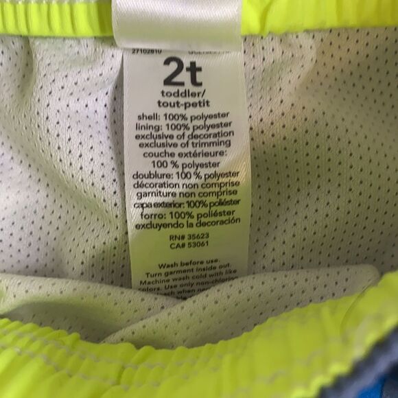 Carters Toddler Boy Grey Shark Print Swim Trunk Size 2T - Picture 6 of 6